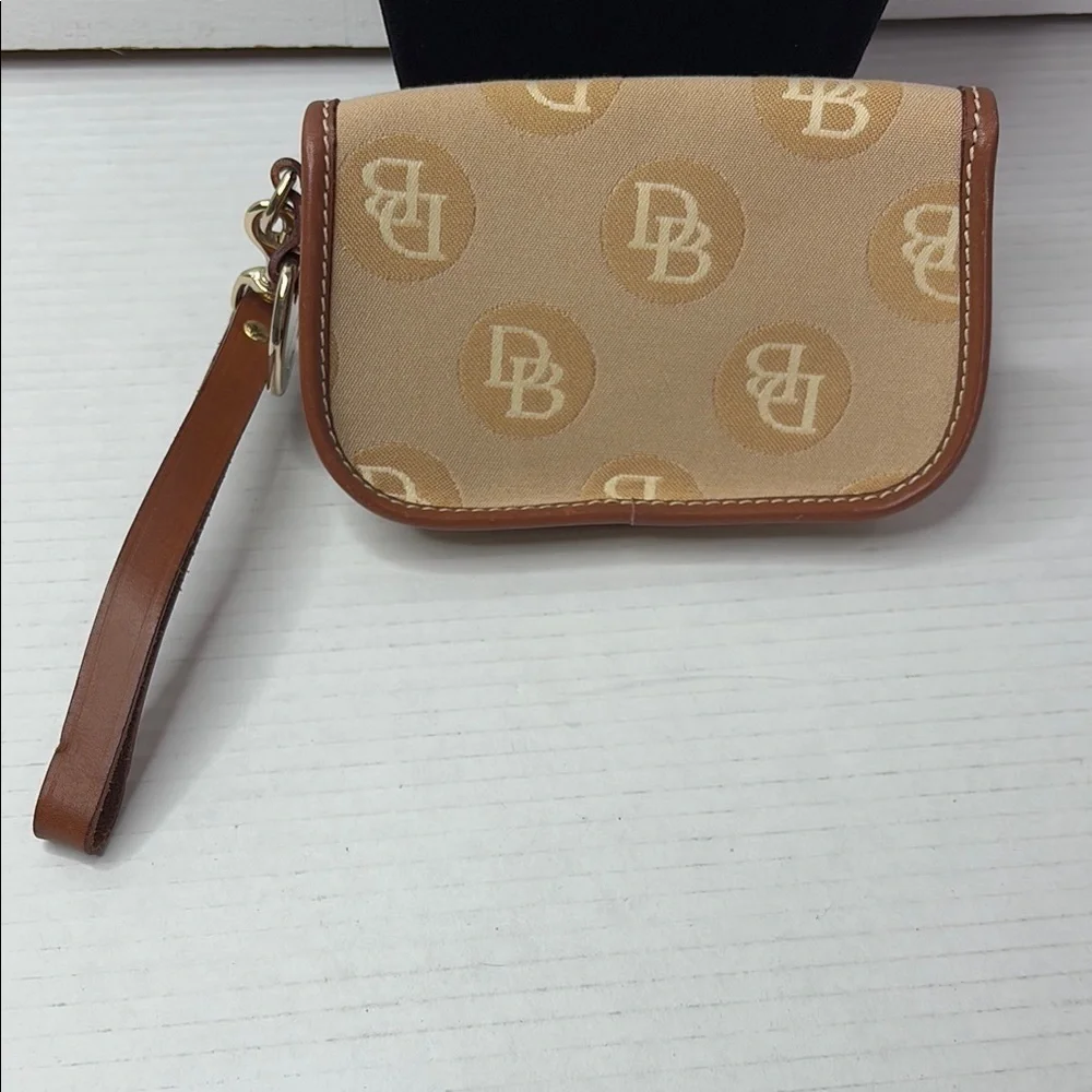 DOONEY & BOURKE Vintage Signature Brown Canvas Leather Monogram Wristlet